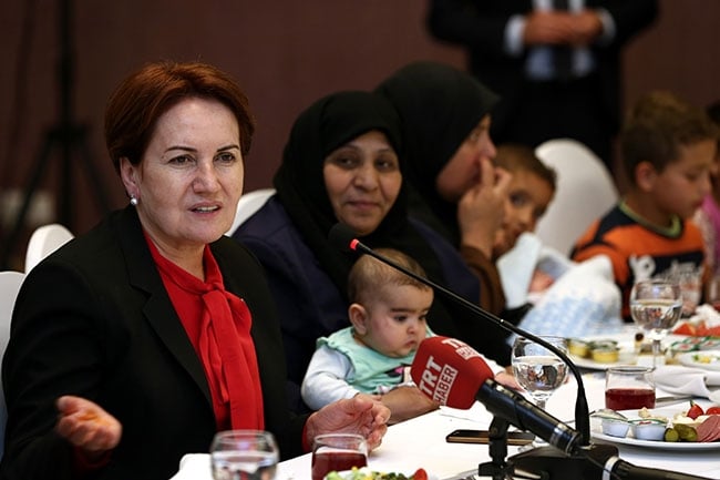 Akşener Filistinlilerle iftar yaptı 5