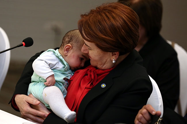 Akşener Filistinlilerle iftar yaptı 6