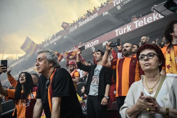 Galatasaray'ın şampiyonluk kutlamalarından en özel kareler 9