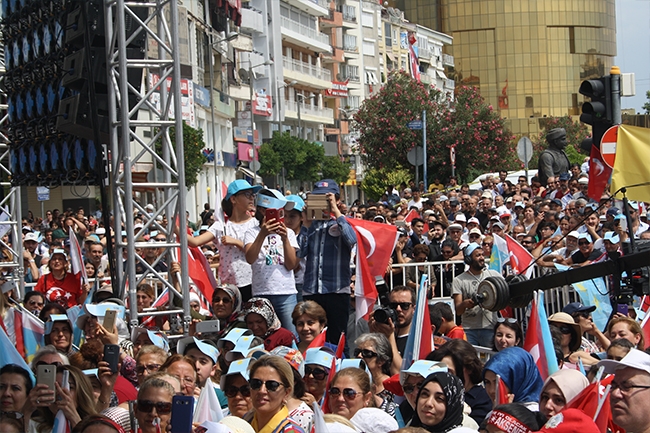 Akşener: "'Gömdüğümüz silahları çıkarırız’ diyenler ayağınızı denk alın" 12