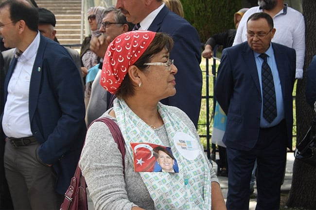 Akşener'e Afyon'da sevgi seli 2