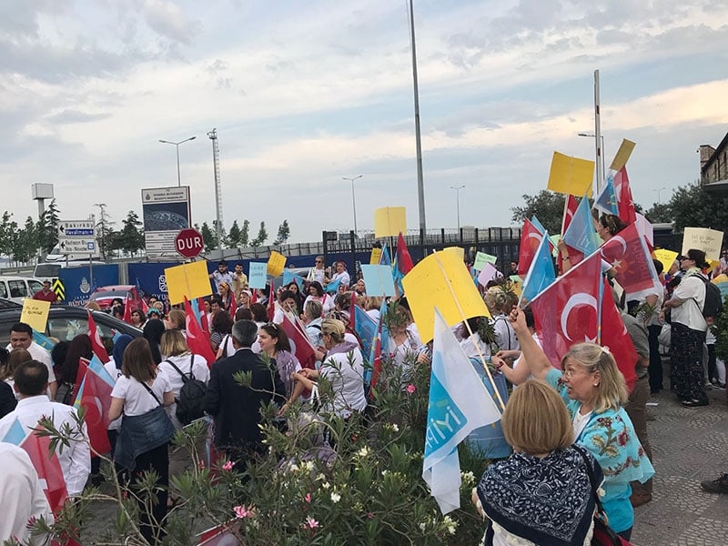 Akşener'e medya sansürüne coşkulu uğurlama 4