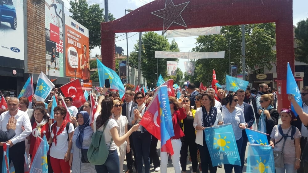 Kadıköy'de Akşener coşkusu 2