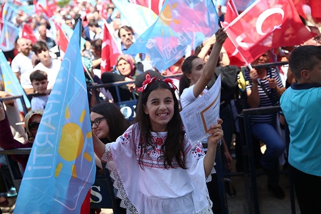 Akşener Rize'de 8