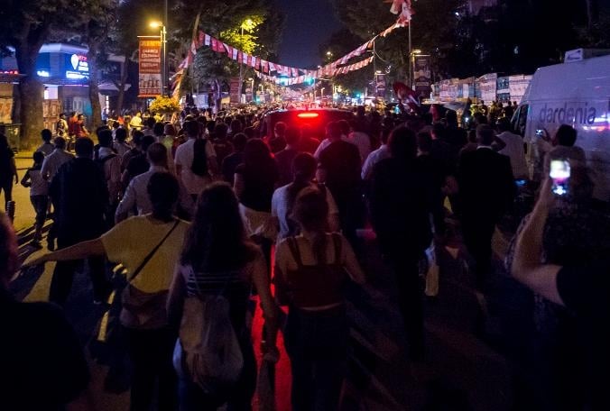 Muharrem İnce'den Kadıköy'de gece yürüyüşü 16