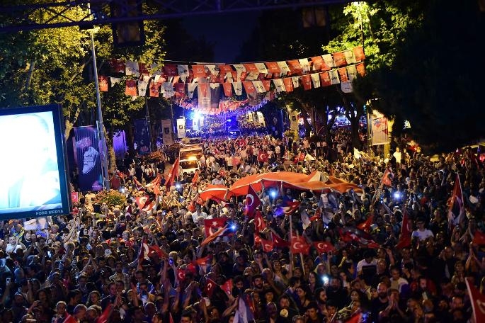 Muharrem İnce'den Kadıköy'de gece yürüyüşü 23