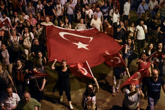 Muharrem İnce'den Kadıköy'de gece yürüyüşü 24