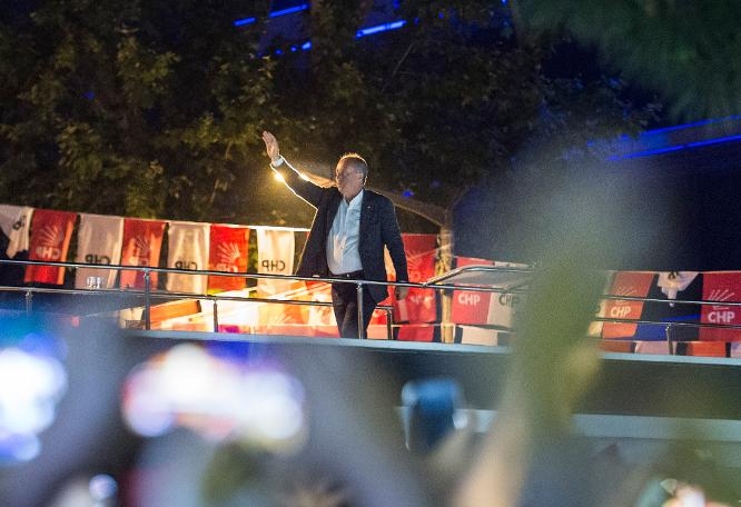 Muharrem İnce'den Kadıköy'de gece yürüyüşü 8