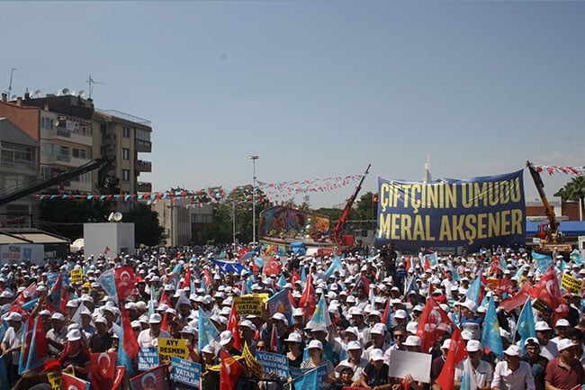 Akşener, "Devlet kahvehane açar mı?" 11