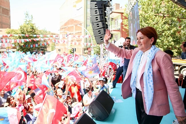 Akşener, "Çöp kamyonlarınız mı beni durduracak?" 11