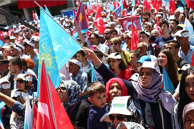 Akşener, "Çöp kamyonlarınız mı beni durduracak?" 8