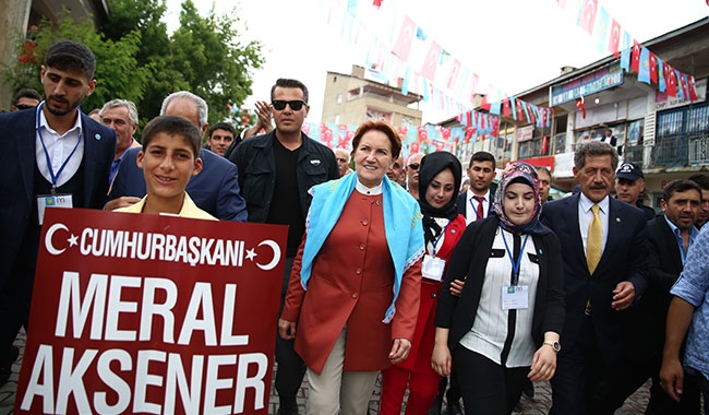 Akşener'e Muş'ta sevgi seli 7