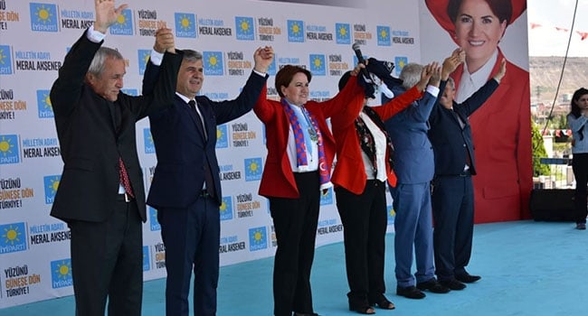 Akşener, "Yarının dünyasının 2 savaşı var" 4