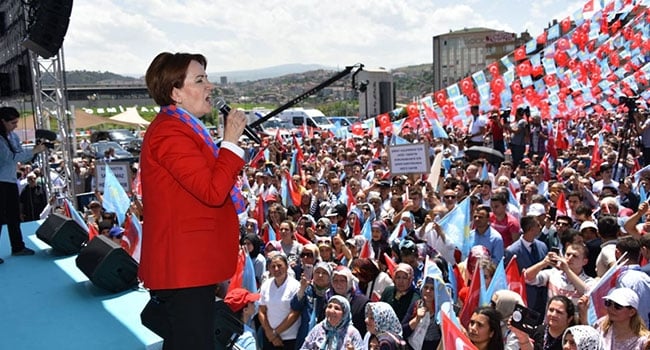 Akşener, "Yarının dünyasının 2 savaşı var" 8