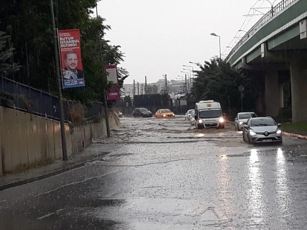 İstanbul yağmura teslim oldu 9