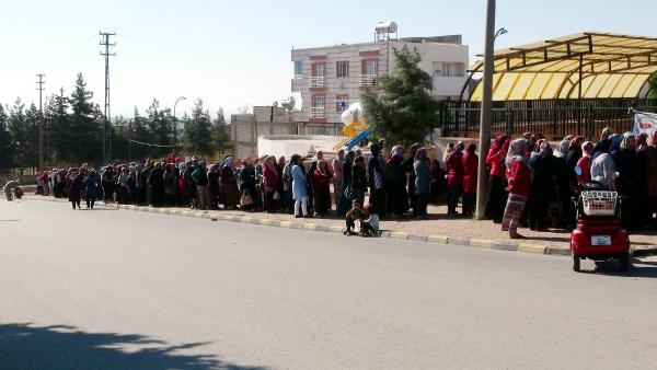 Kilis'te yüzlerce metrelik iş kuyruğu oluştu 3