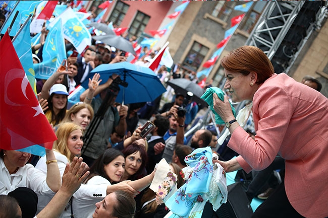 Akşener, "İnsanlar çalışa çalışa batıyor" 4