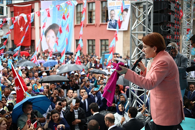 Akşener, "İnsanlar çalışa çalışa batıyor" 5