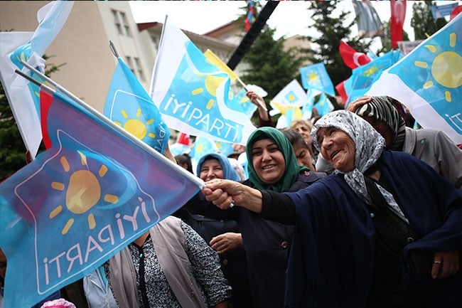 Akşener, "İnsanlar çalışa çalışa batıyor" 7