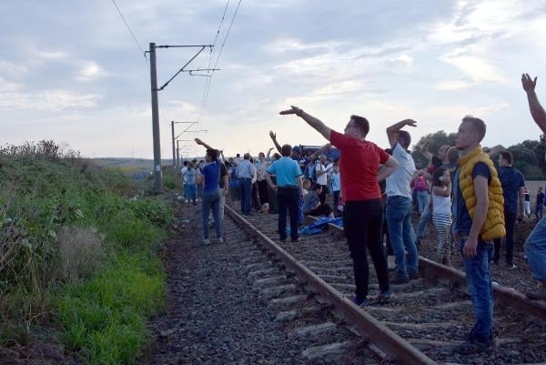 Çorlu'da tren vagonu devrildi! 10 ölü, 73 yaralı 4