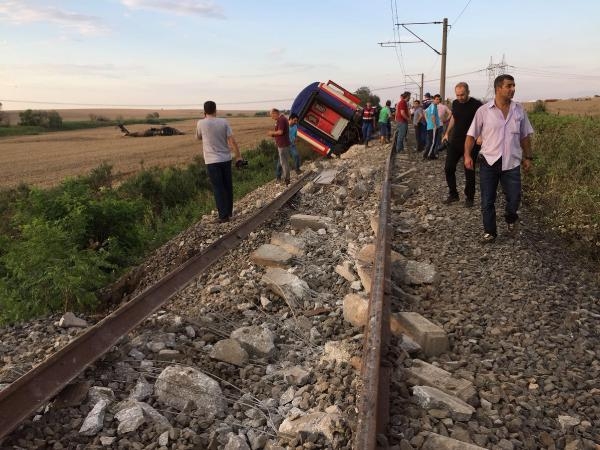 Çorlu'da tren vagonu devrildi! 10 ölü, 73 yaralı 5