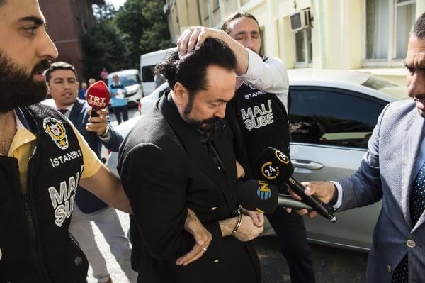 Adnan Oktar'a operasyon 4