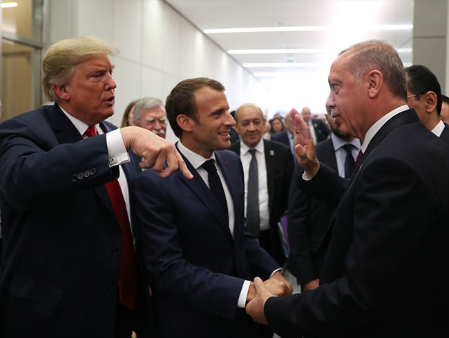 Erdoğan, Trump ve Macron arasında dikkat çeken anlar 1