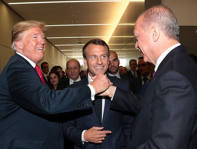 Erdoğan, Trump ve Macron arasında dikkat çeken anlar 3