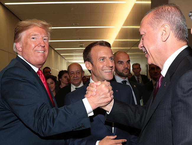 Erdoğan, Trump ve Macron arasında dikkat çeken anlar 4