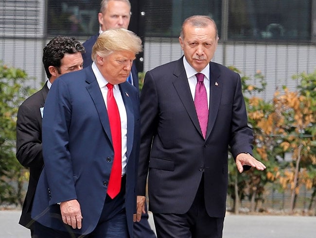 Erdoğan, Trump ve Macron arasında dikkat çeken anlar 5