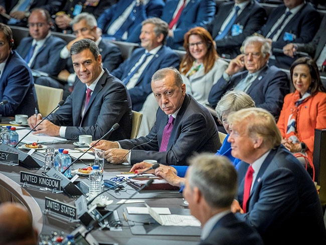 Erdoğan, Trump ve Macron arasında dikkat çeken anlar 9