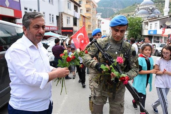 Gümüşhane'de kahramanlar böyle karşılandı 1