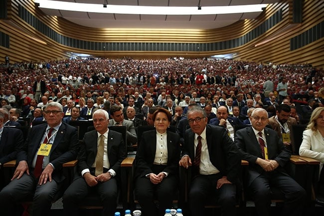 İYİ Parti kurultayından dikkat çeken kareler 10