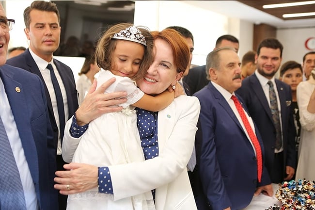 Akşener, partililerle bayramlaştı 4