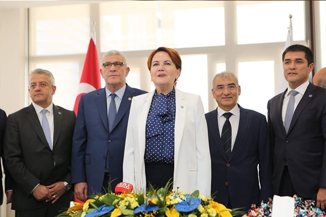 Akşener, partililerle bayramlaştı 6