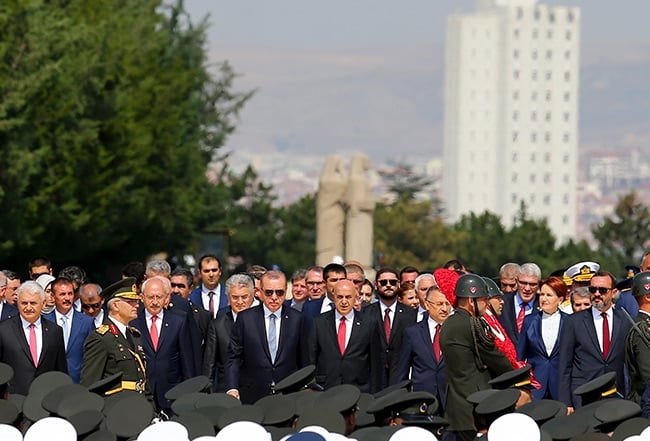 Devlet erkanı Anıtkabir'i ziyaret etti 1