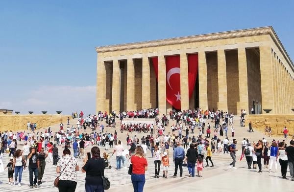 Anıtkabir'e ziyaretçi akını 1