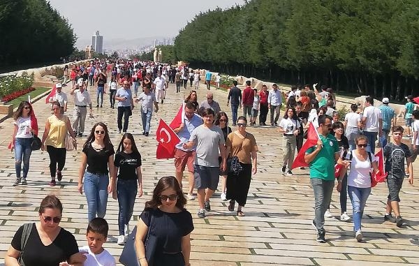 Anıtkabir'e ziyaretçi akını 4