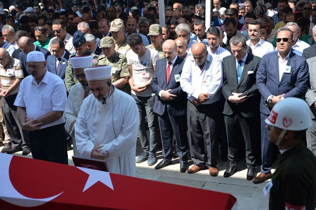 Hakkari şehidi gözyaşlarıyla uğurlandı! 4