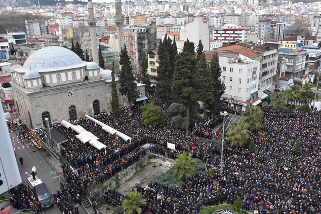 Türk milleti Ozan'ını son yolculuğa uğurluyor 10