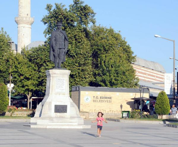 Tartışma yaratan tuvalet kabinleri kaldırıldı 9