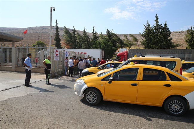 Sınırda korsan protestosu! 5