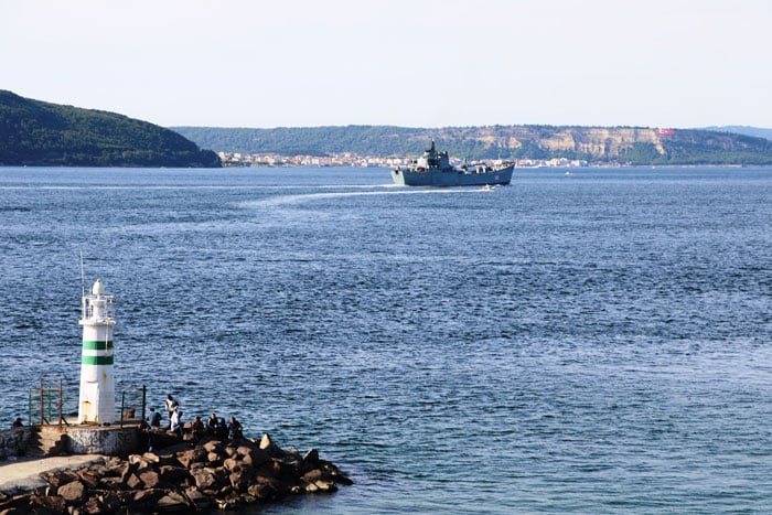 Rus Savaş Gemisi Çanakkale Boğazı'ndan geçti 8