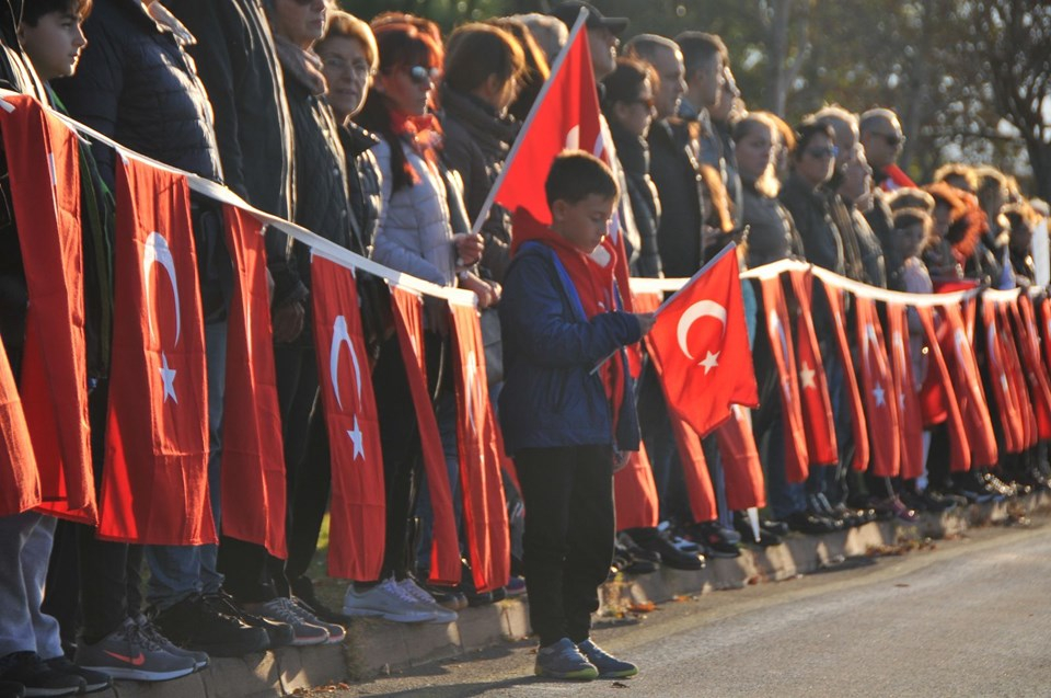 Atatürk için 10 kilometrelik saygı zinciri 11