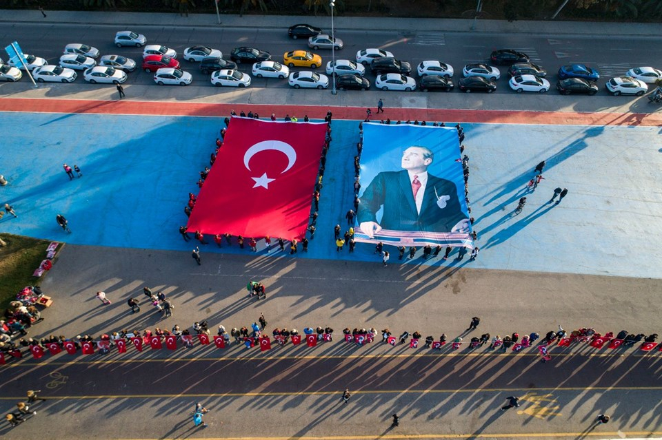 Atatürk için 10 kilometrelik saygı zinciri 9