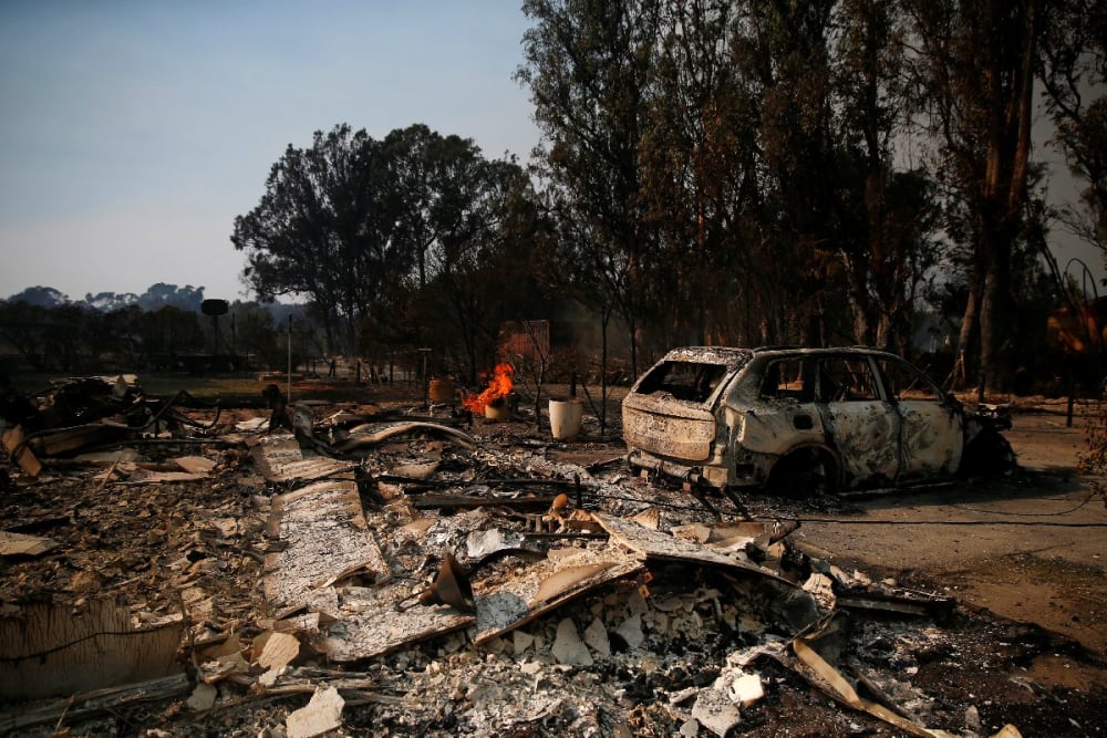 California’daki yangının fotoğrafları yayınlandı 6