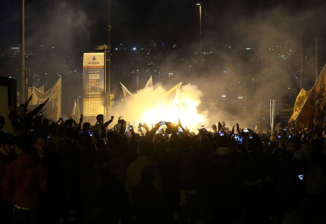 Galatasaraylı taraftarlardan TFF'ye protesto 2