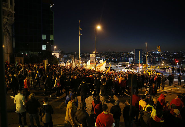 Galatasaraylı taraftarlardan TFF'ye protesto 5