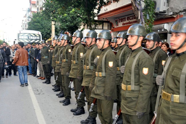 Bir kahraman daha son yolcuğuna uğurlandı 1