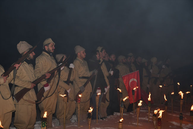 Eksi 15 derecede saygı nöbeti! 11